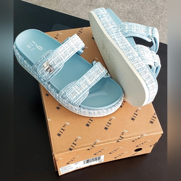 Sandals - Picture 2 of 2